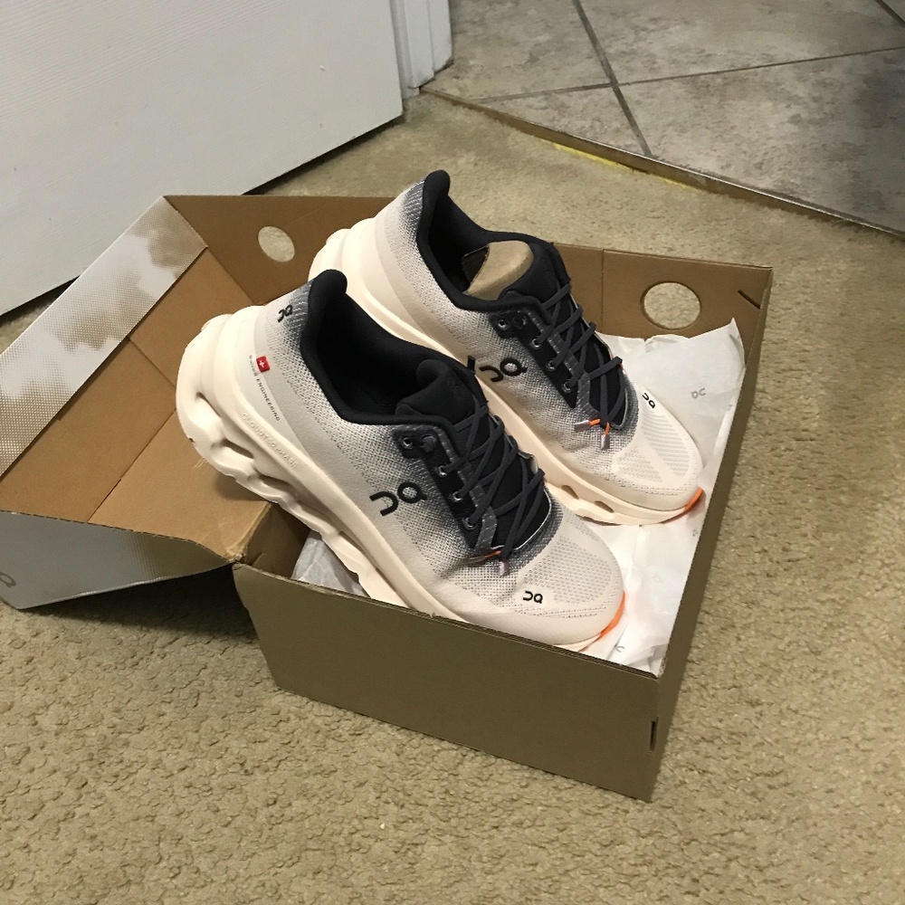 ONCloud Cloud Tilt Womens Size 8.5